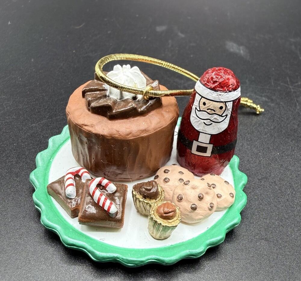 Hallmark Keepsake Ornament Season’s Treatings 10th In Series No Box -LO20